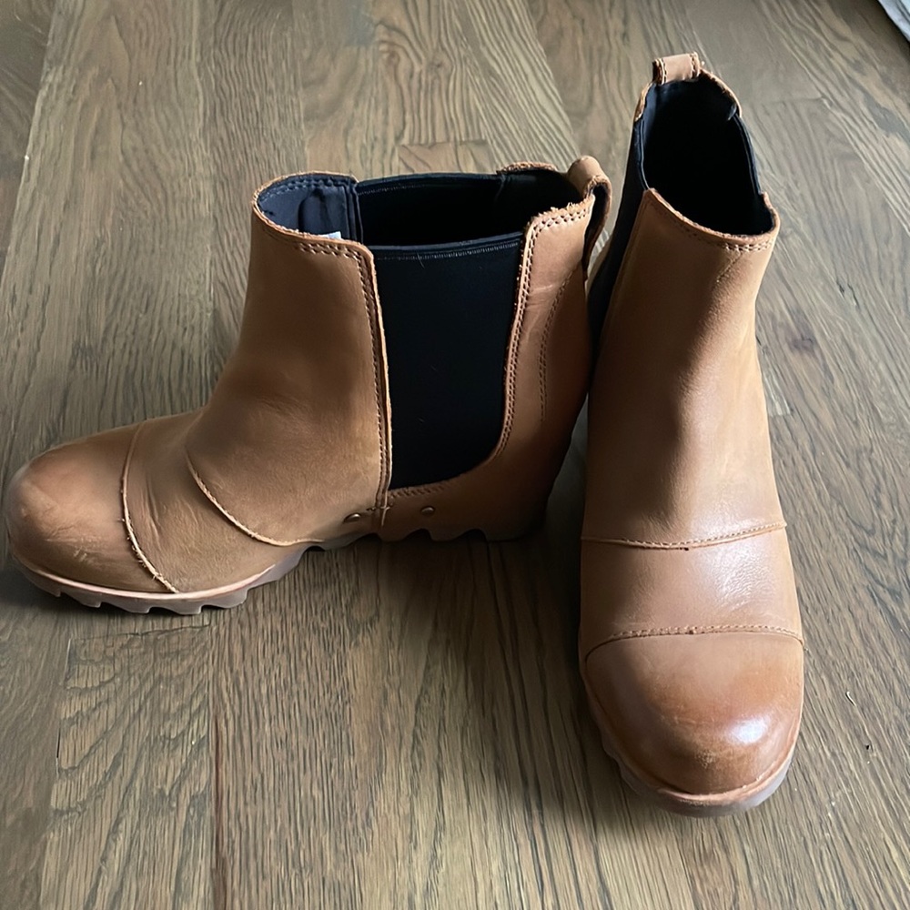 Sorel Tan Ankle Boots